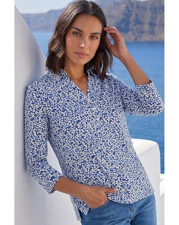 Roman Heart Print Collared Top