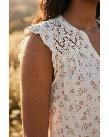 Roman Lace Yoke Floral Blouse