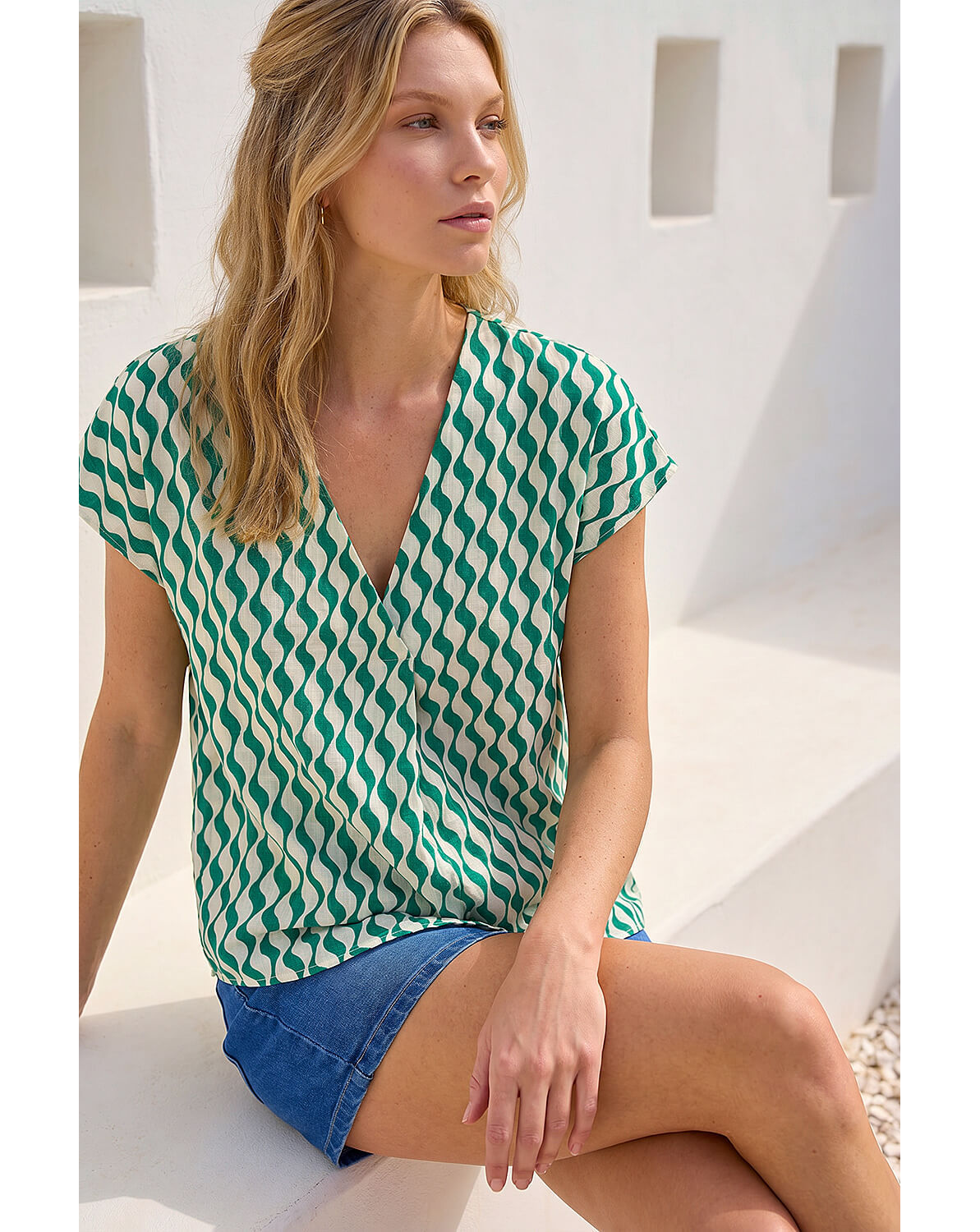 Roman Wave Stripe Print V-Neck Top