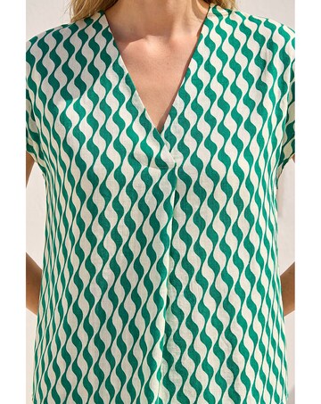 Roman Wave Stripe Print V-Neck Top