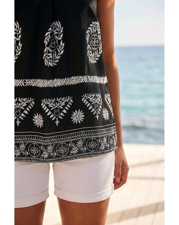Roman Mono Border Print Vest