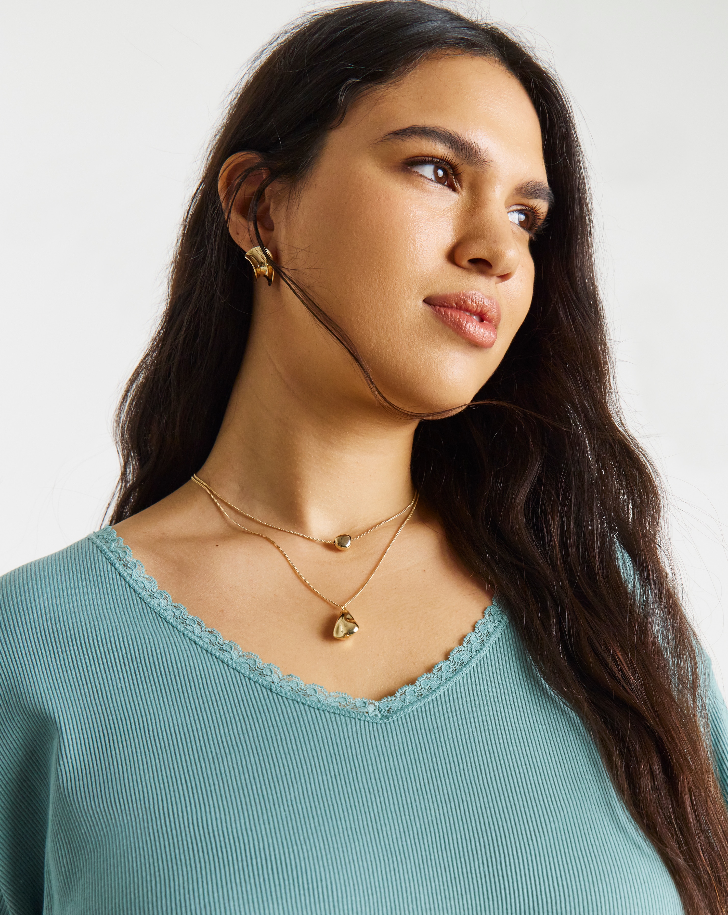 New In - Rib V Neck Lace Trim T-Shirt