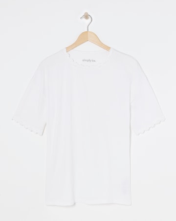 White Daisy Trim Crew Neck Tee