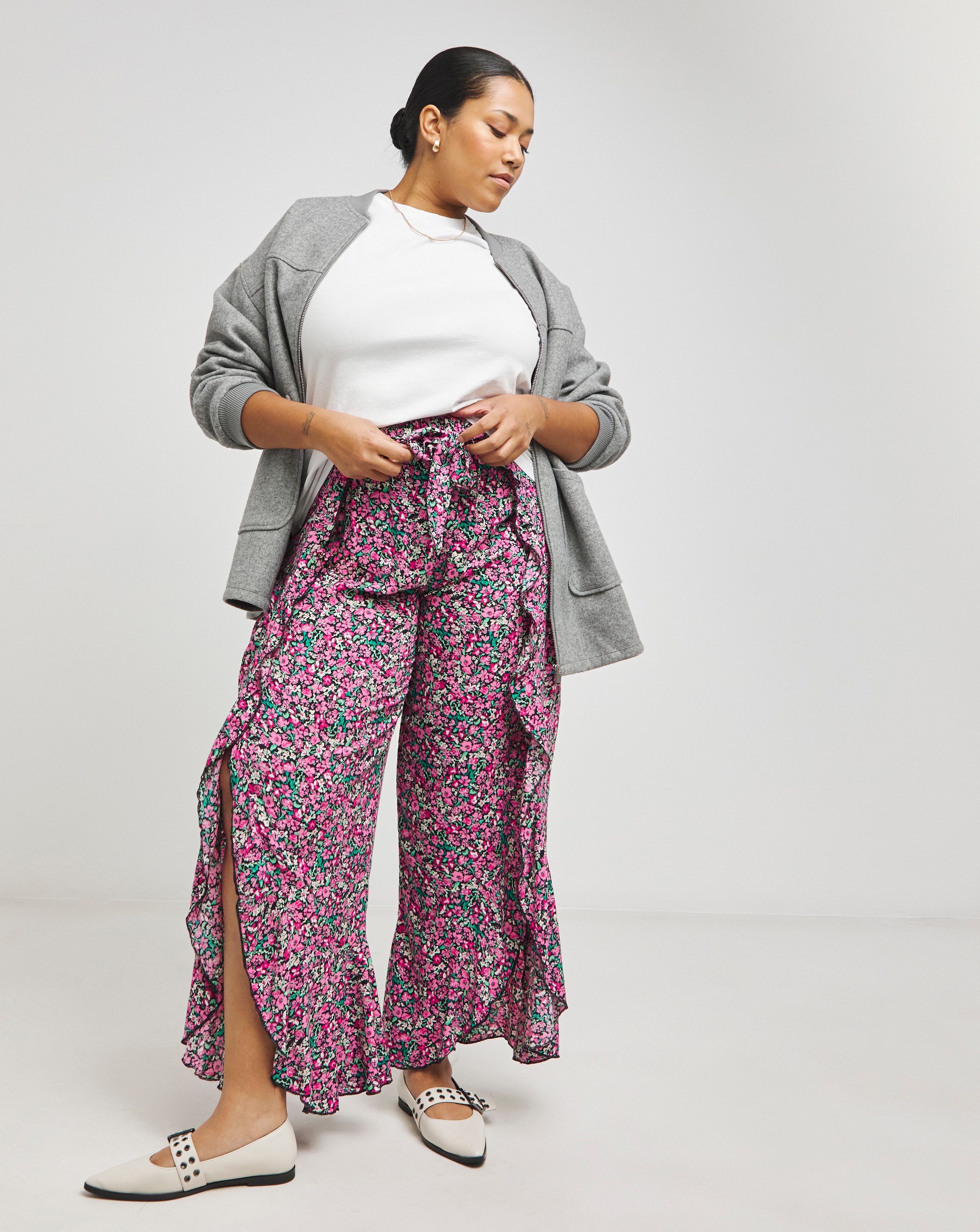 Ditsy Print Tie Ruffle Front Trousers