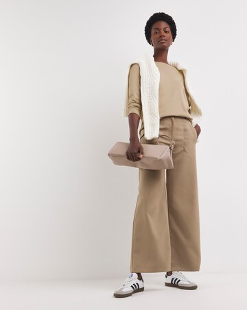 Camel Crew Neck Long Sleeve T-Shirt