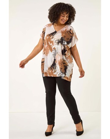 Roman Curve Printed V-Neck Woven Top