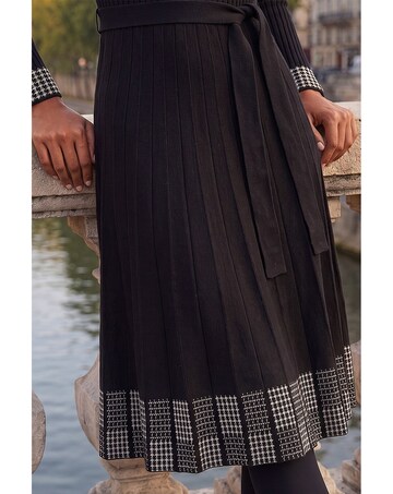Roman Stretch Knit Border Print Dress
