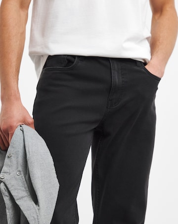 Straight Fit Stretch Jean Black