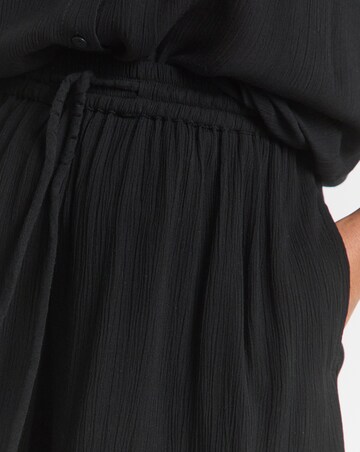 Black Tie Waist Crinkle Shorts