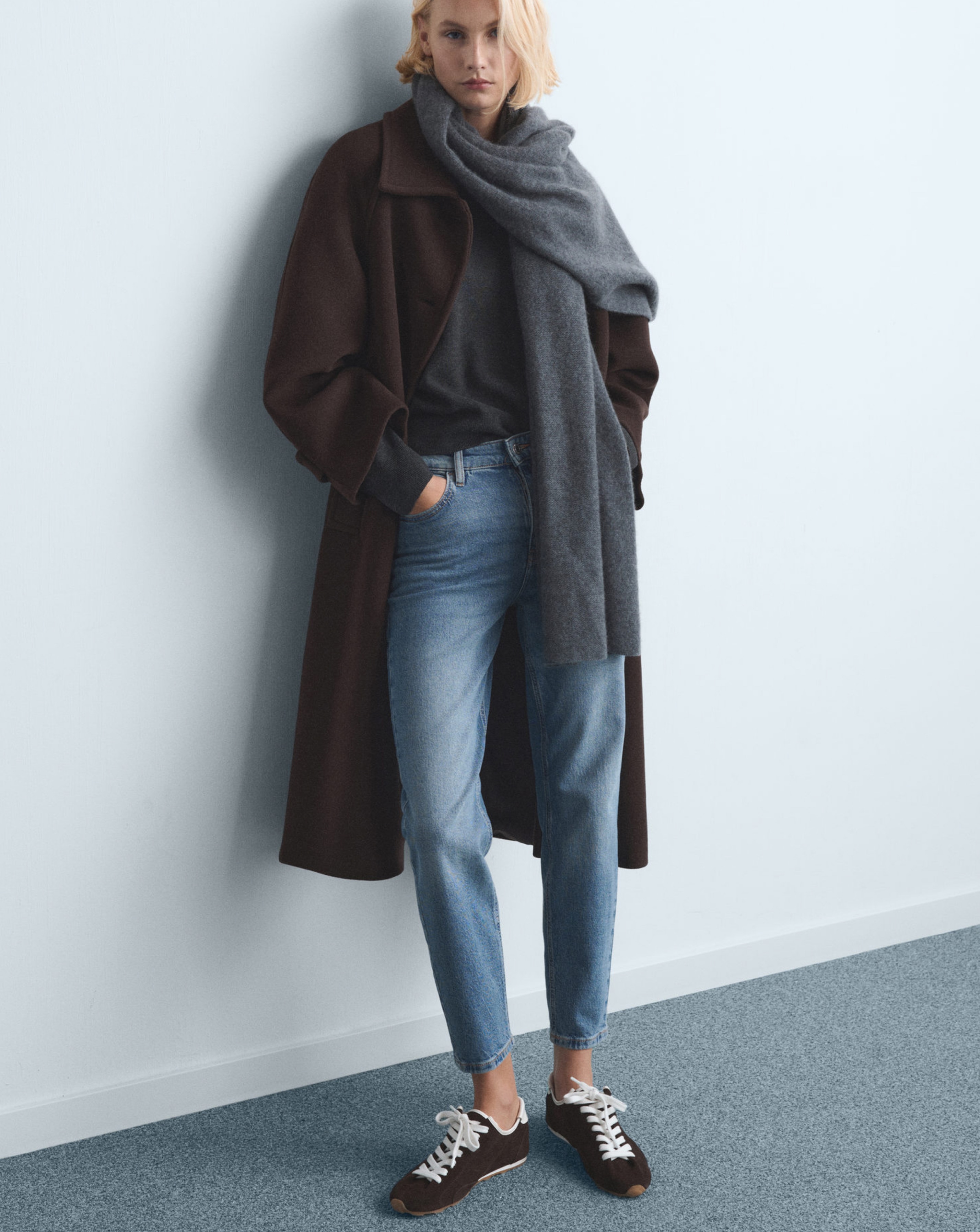 New In - Mango Comfort High-Rise Crop Mom Jean