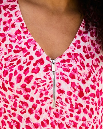 Sosandar Shirred Waist Sleeveless Blouse