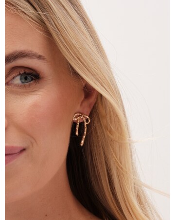 Mood Gold Hammered Polished Bow Earrings