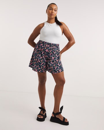 Ditsy Floral Relaxed Woven Flippy Short