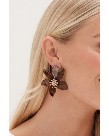 Mood Gold Tort Resin Statement Flower Earrings