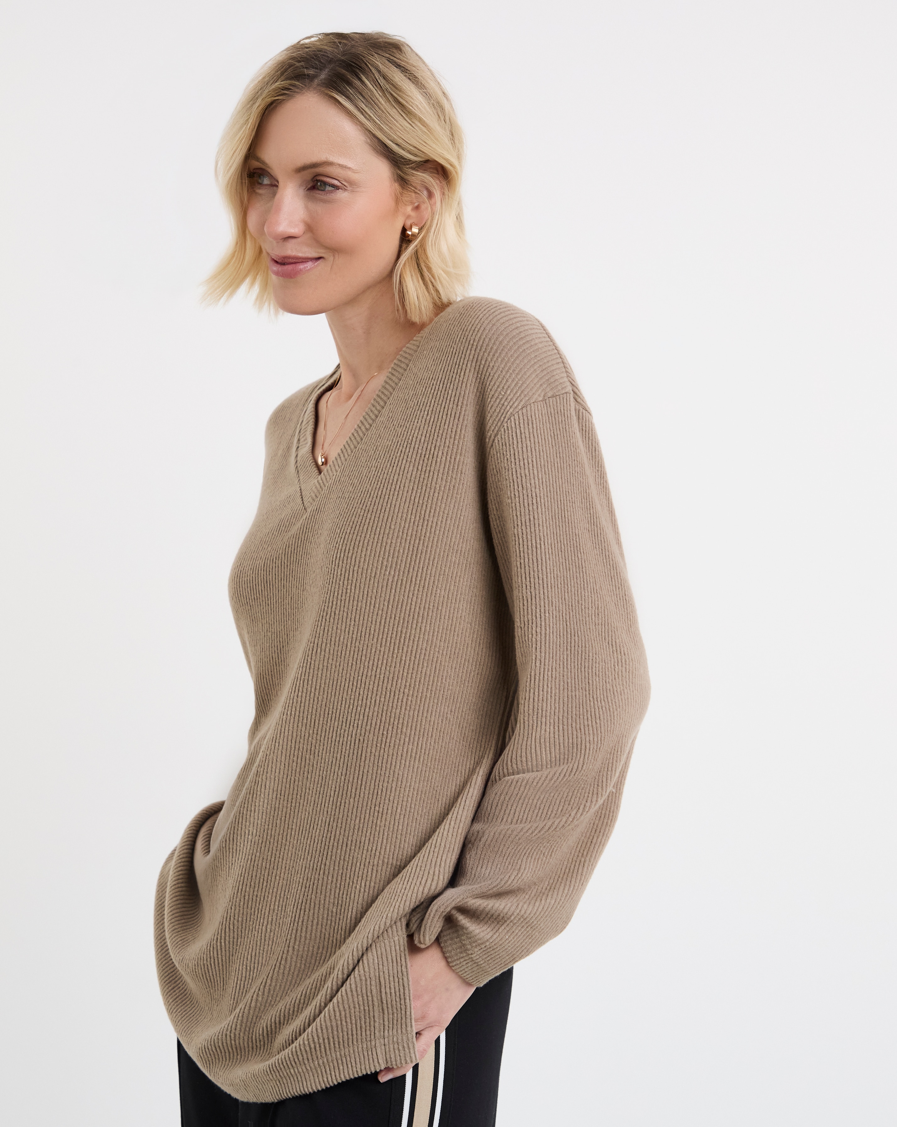 New In - Soft Touch Ribbed V-Neck Longline Top