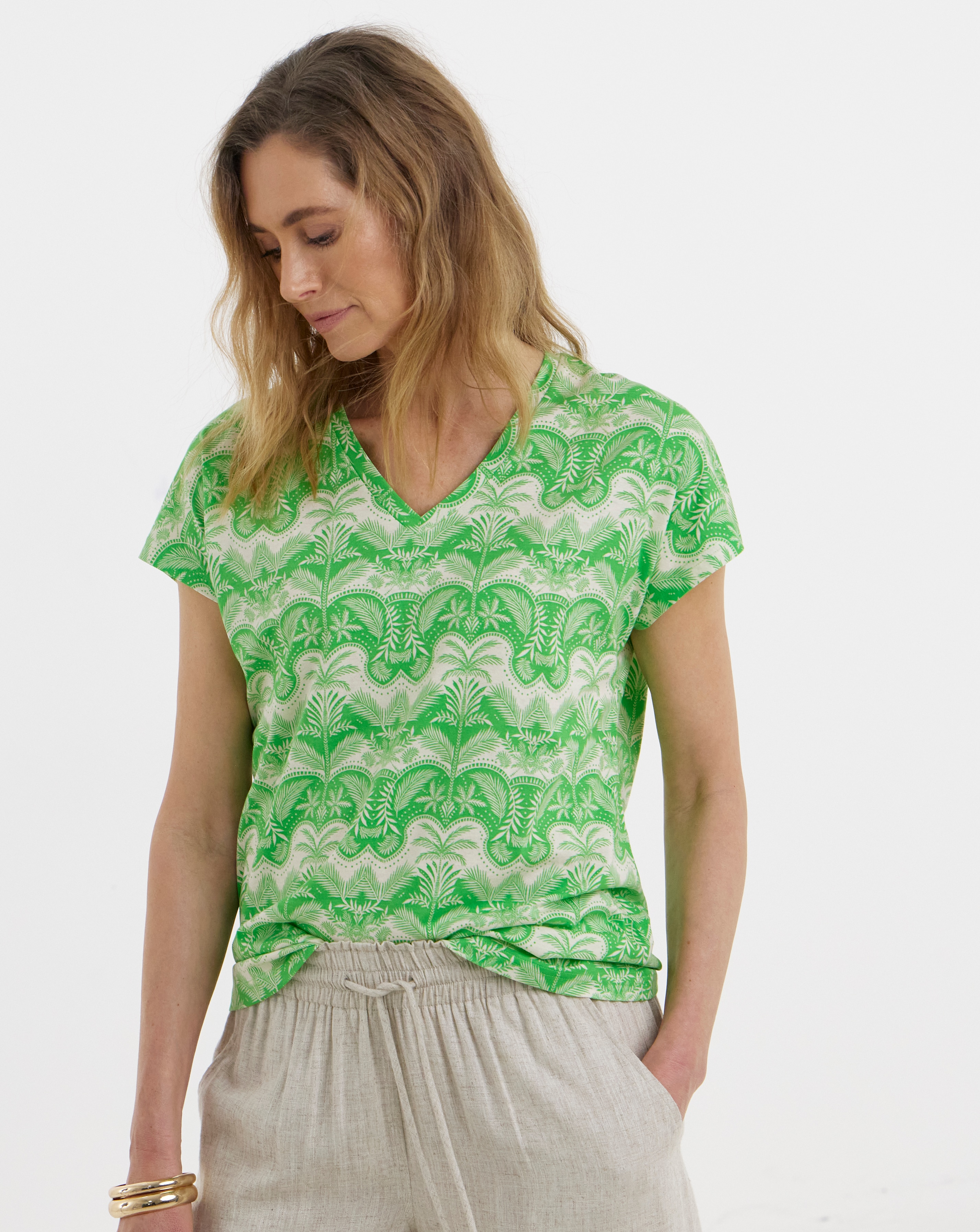 New In - The V-neck T-shirt - Green Print