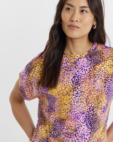 The Longline Short Sleeve Curved Hem Top