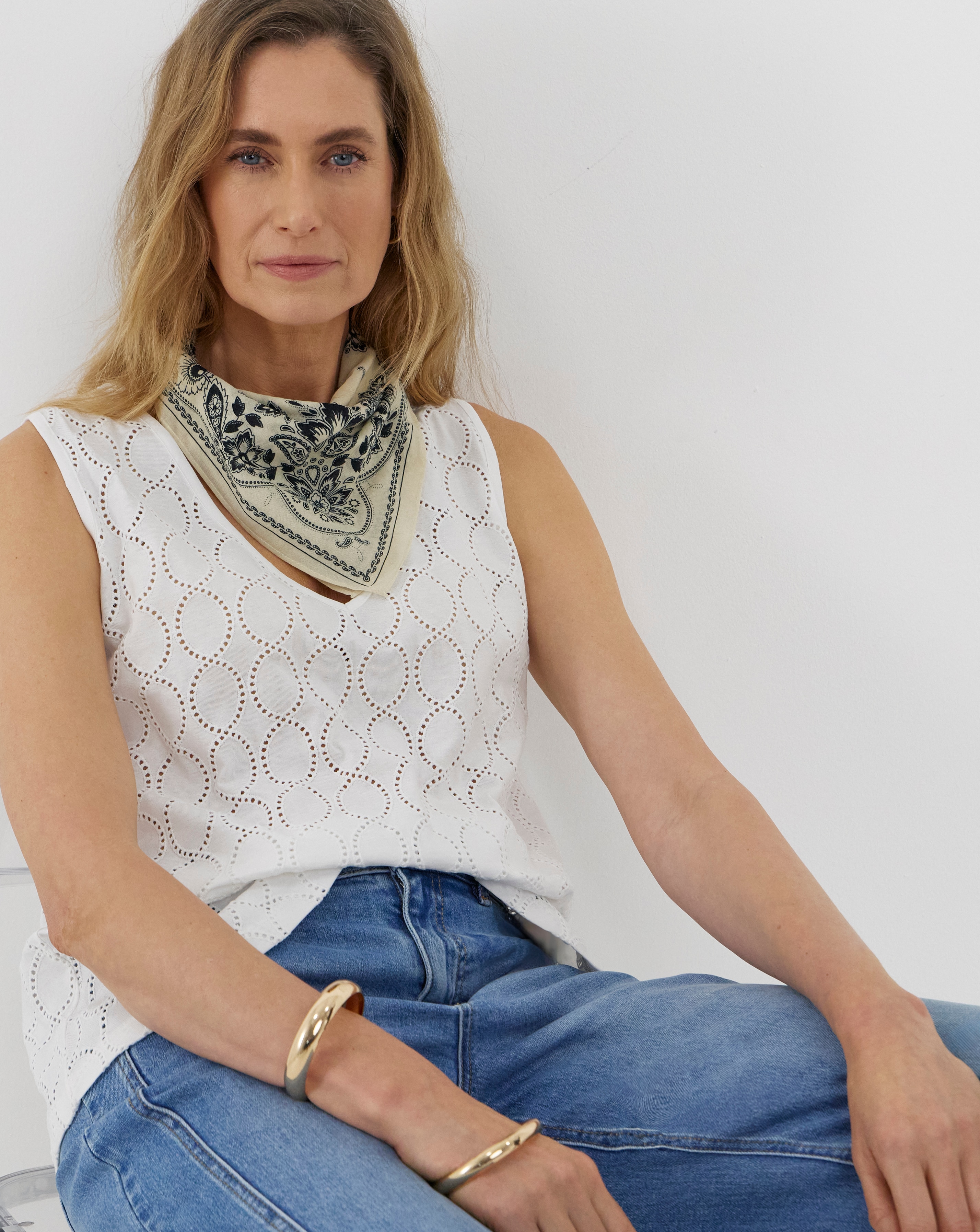 Broderie Vest