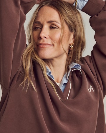 Anthology Logo Collared Sweatshirt