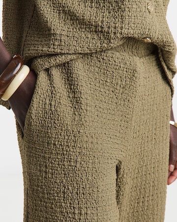 Cropped Texture Wide Leg Trouser
