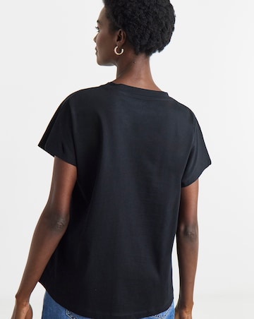 Leaf Applique T-Shirt