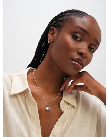 Inicio Sterling Silver Plated Satin Clover Locket - Gift Pouch