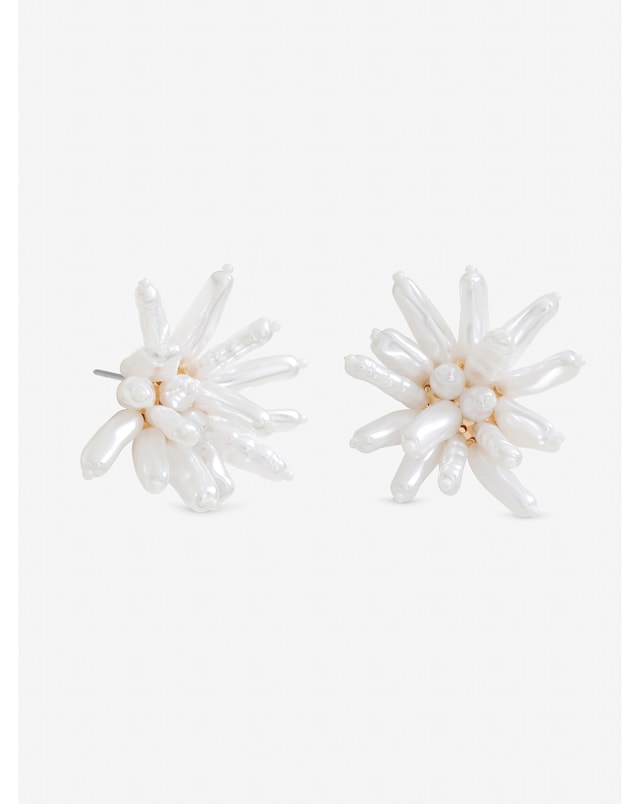Mood Statement Pearl Floral Earrings