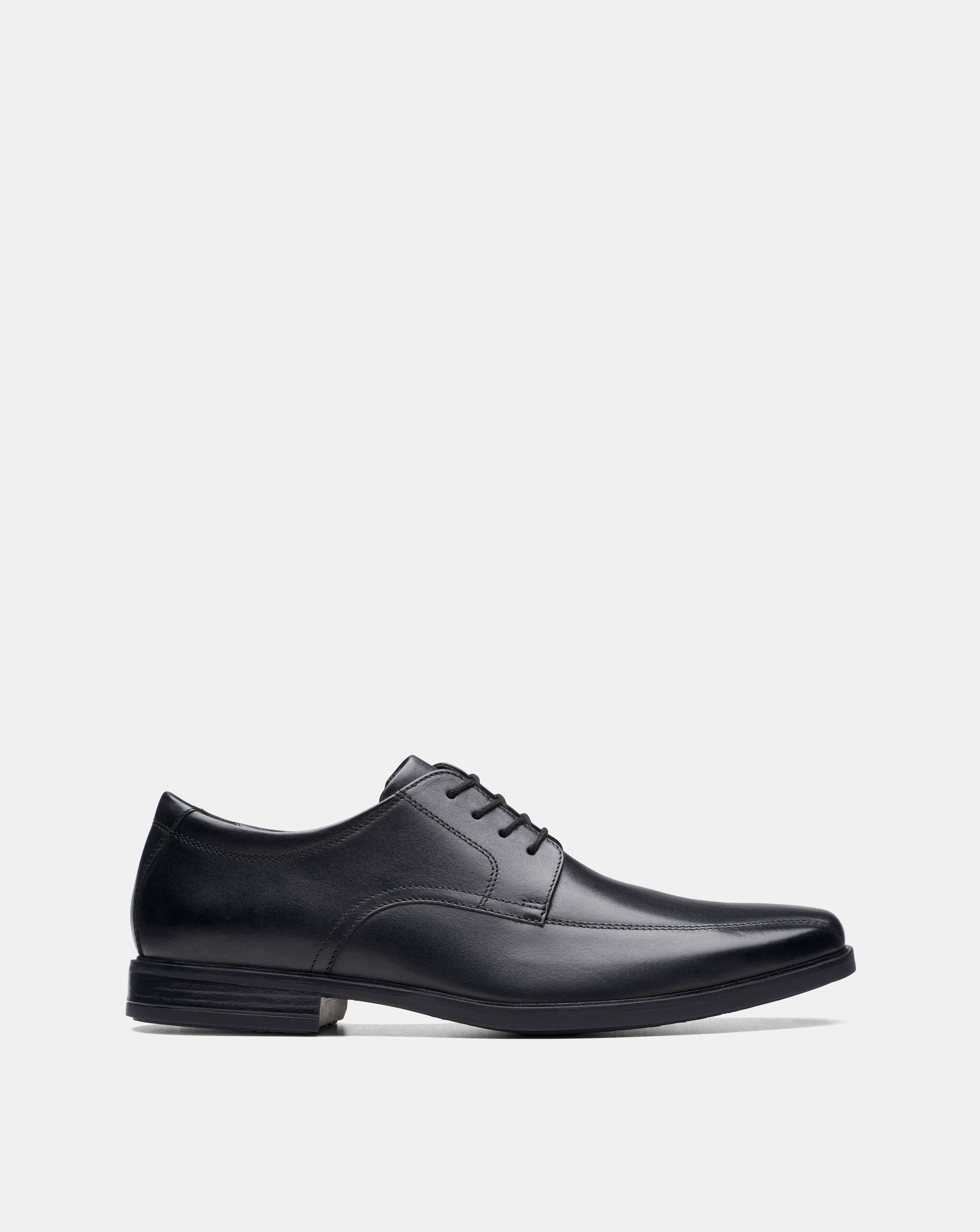 Clarks Howard Over Leather Shoe - Black