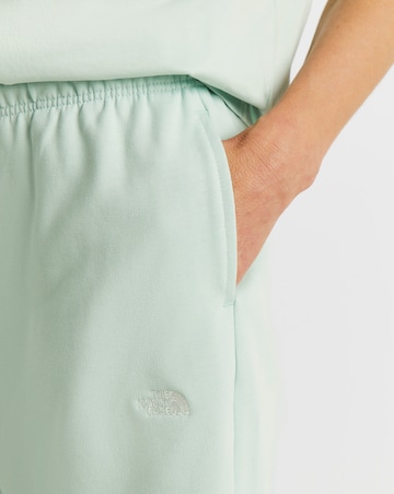 The North Face Essential Light Relaxed Shorts