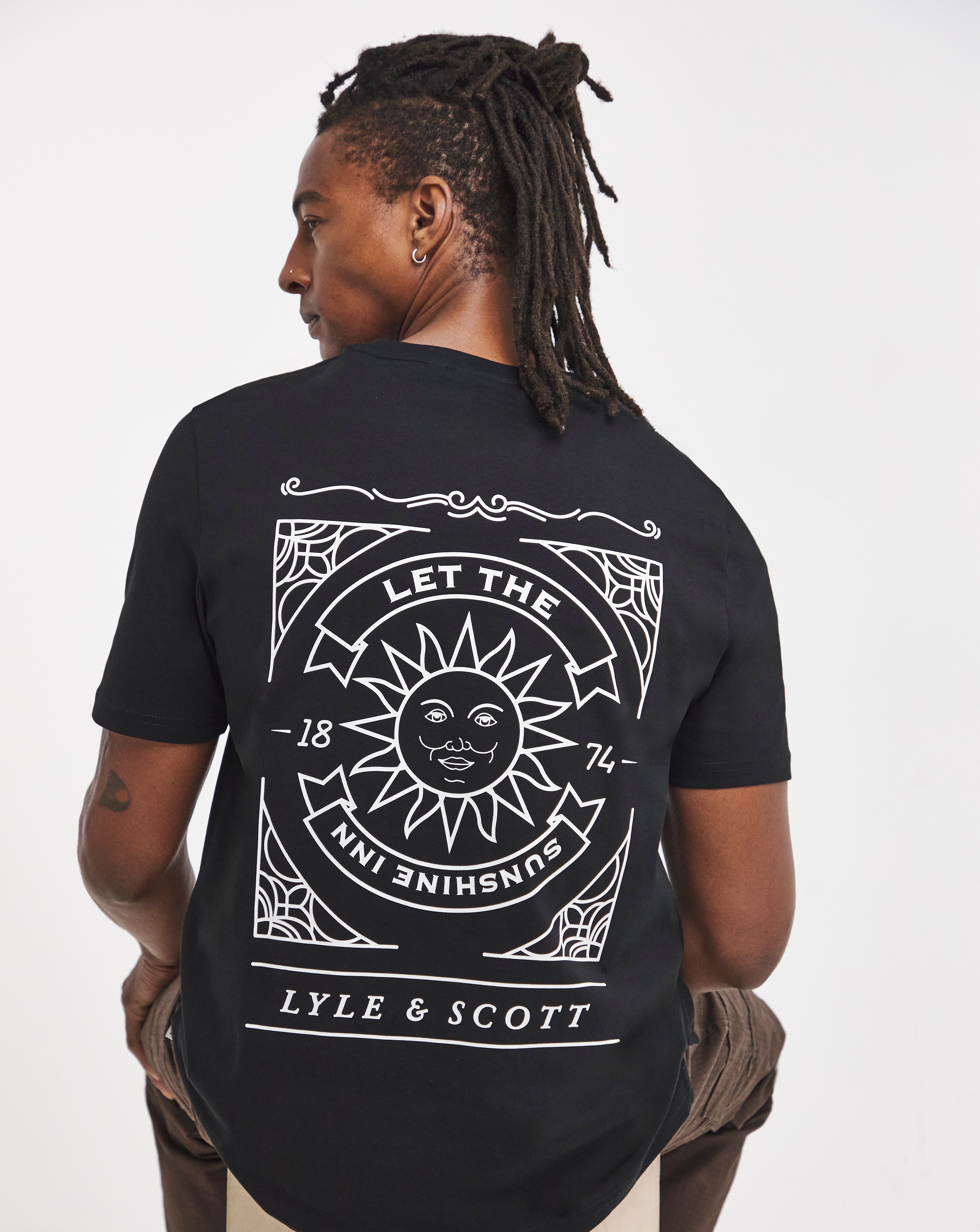 New In - Lyle & Scott Graphic T-Shirt - Black