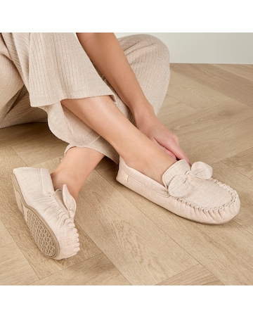 Isotoner Ladies Linen Bow Moccasin Slipper