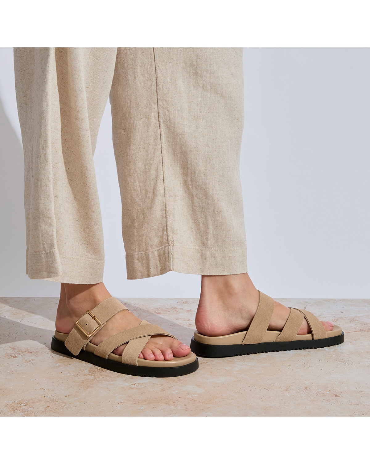New In - totes Ladies Suede Cross Strap Sandal