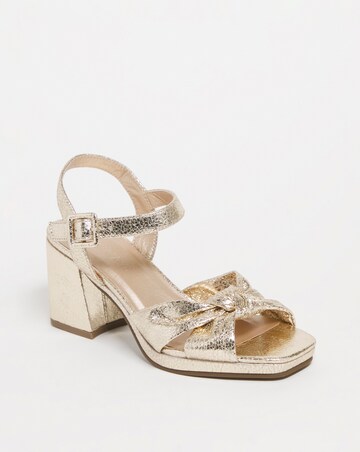 Knotted Vamp Platform Sandal E Fit