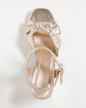 Knotted Vamp Platform Sandal E Fit