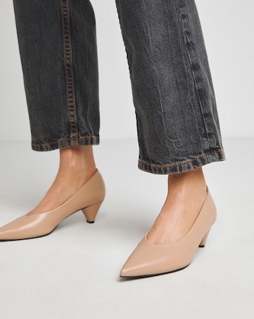 Low Kitten Heel Court Shoe Wide