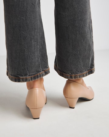 Low Kitten Heel Court Shoe Wide