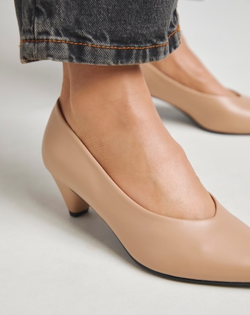 Low Kitten Heel Court Shoe Wide