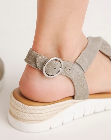 Leather Crossover Sandal EEE Fit