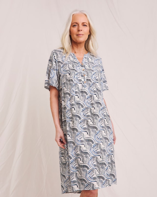 Julipa Printed Textured Crinkle Shift Dress