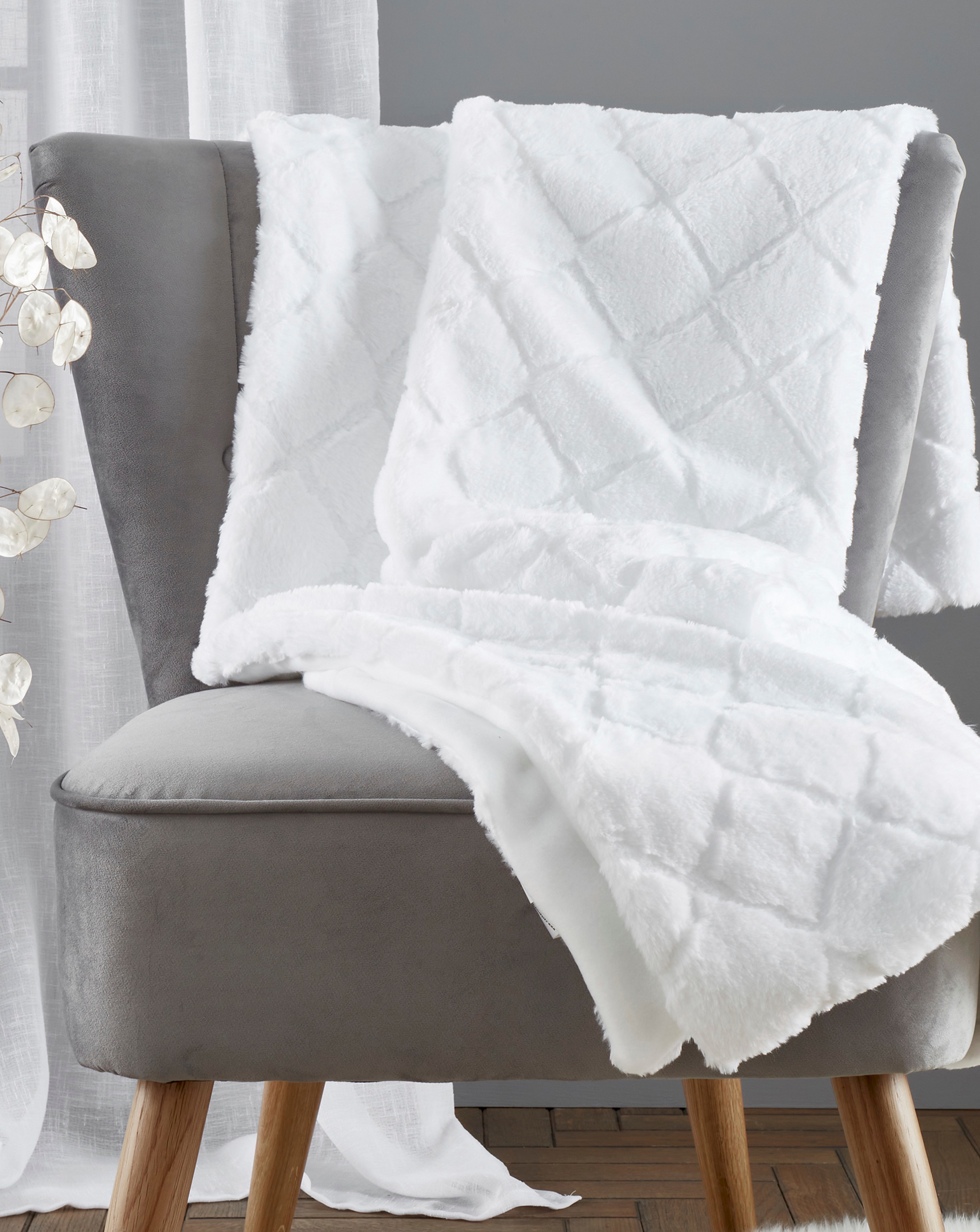 Catherine Lansfield  Cosy Diamond Throw