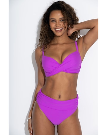 Pour Moi Free Spirit Lightly Padded U/W Twist Front Bikini Top