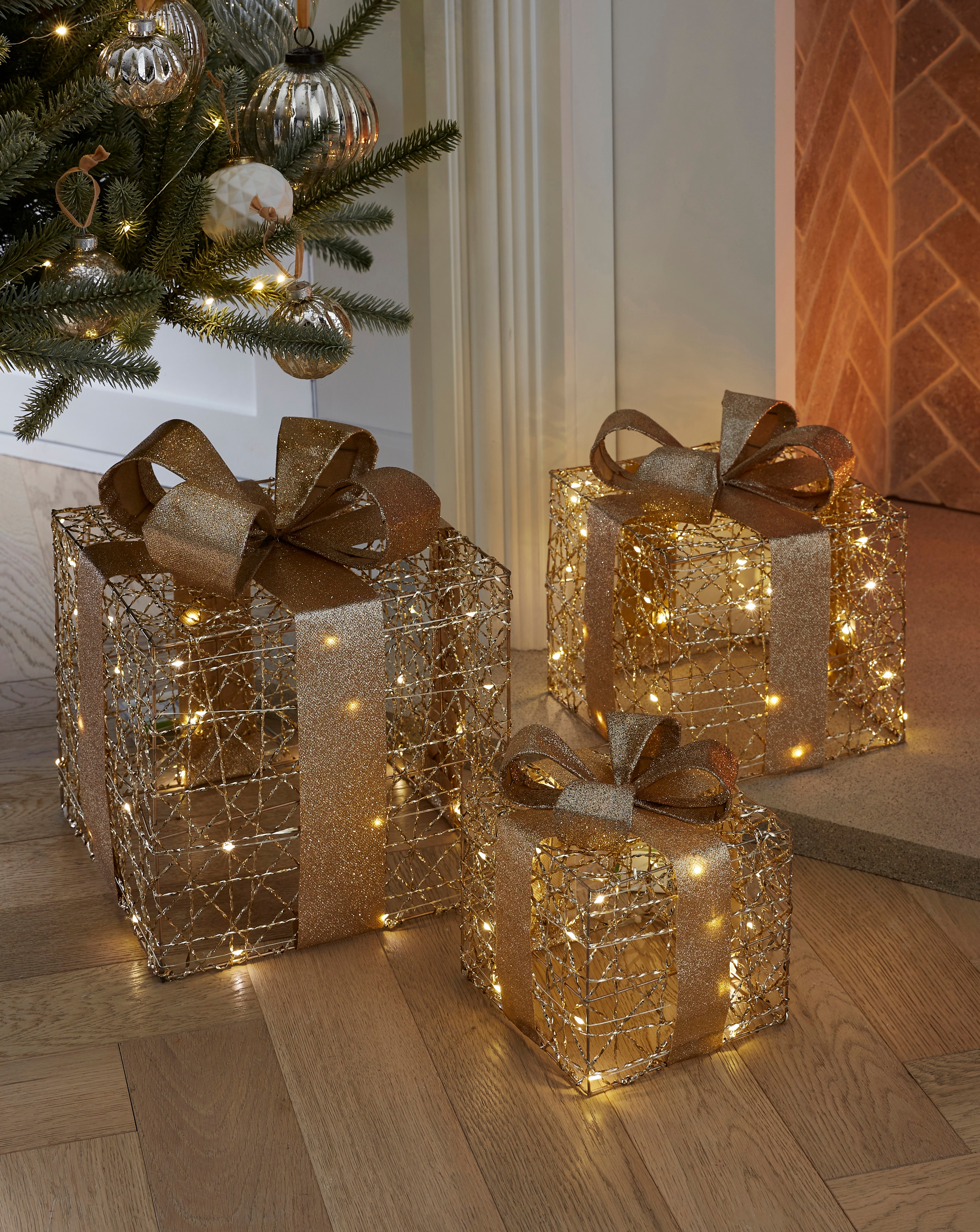 Set of 3 Gold Shimmer Light Up Presents