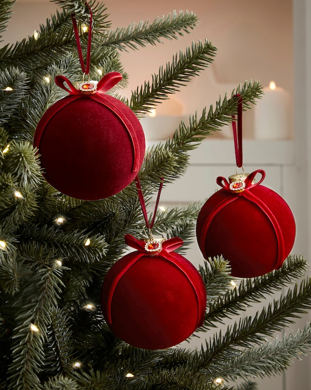 Gislea Graham 3 Red Glass Baubles