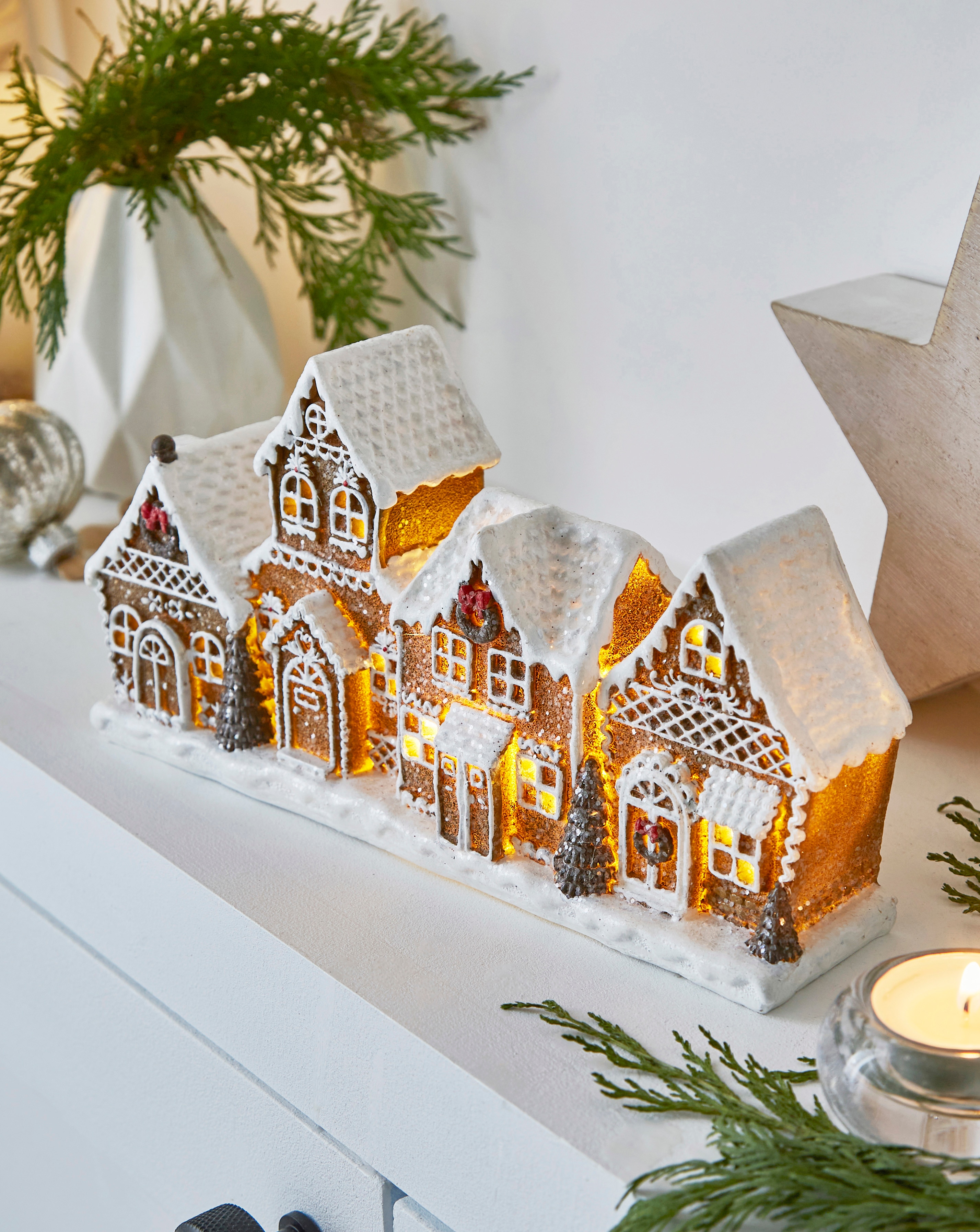 Gisela Graham White Light Up Village