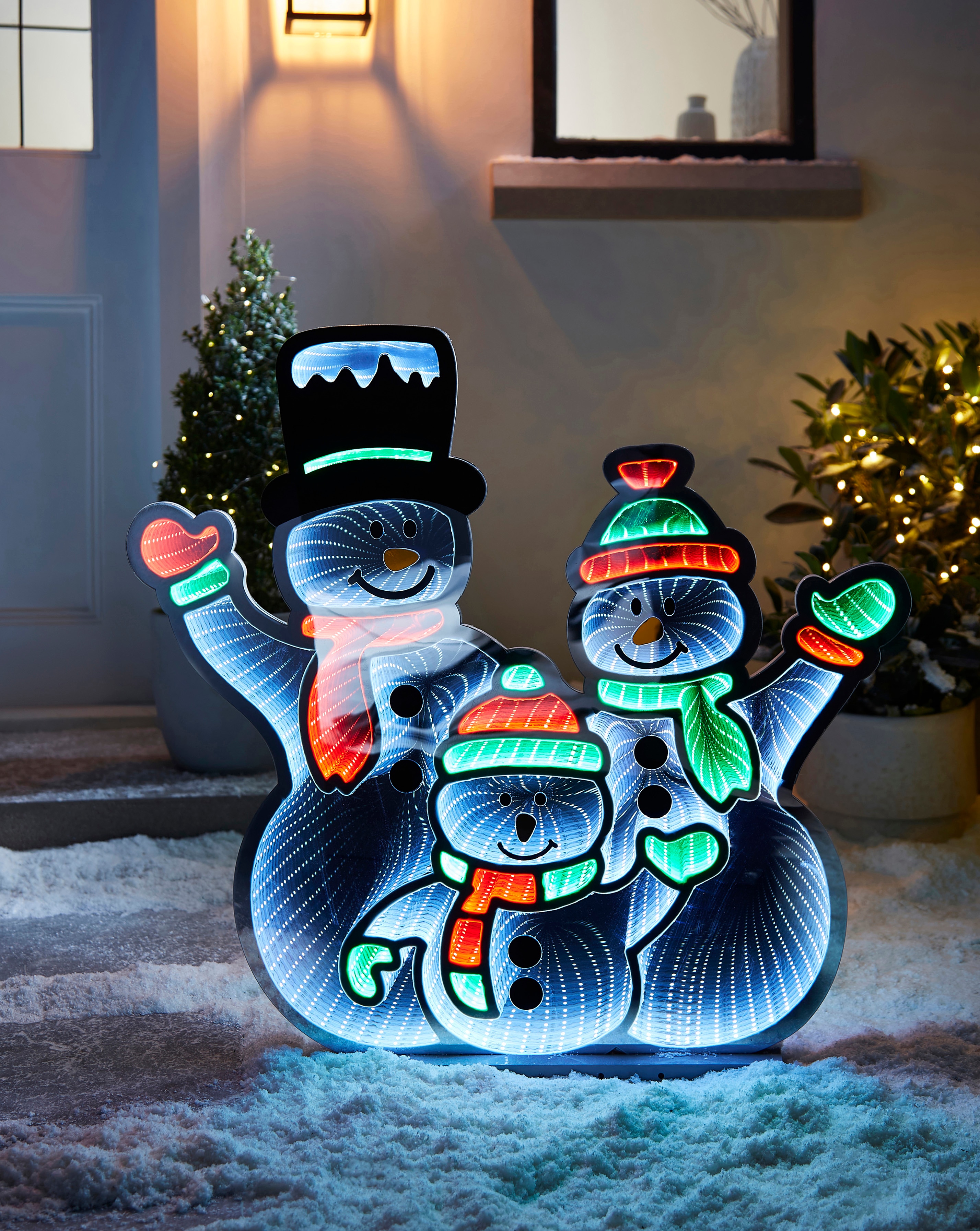 Infinity Light Snowman Family