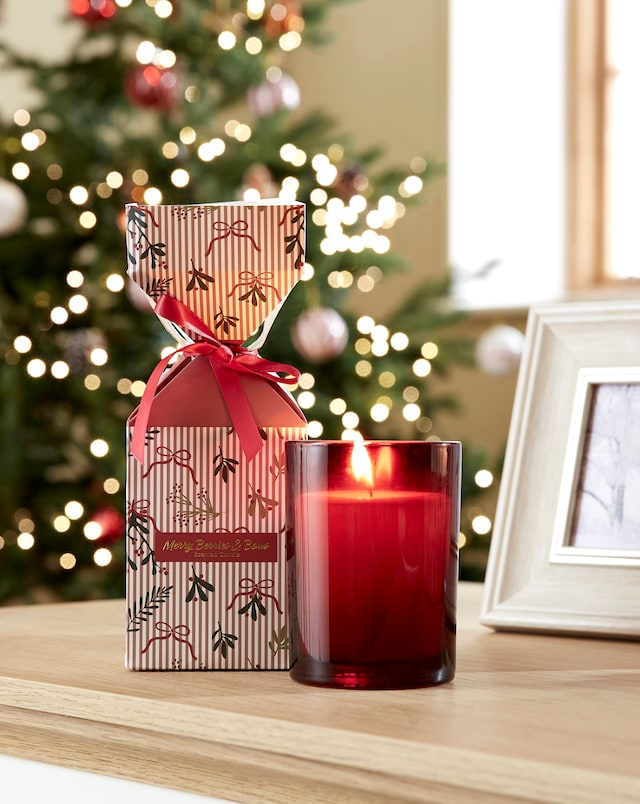 Merry Berries & Bows Boxed Glass Candle