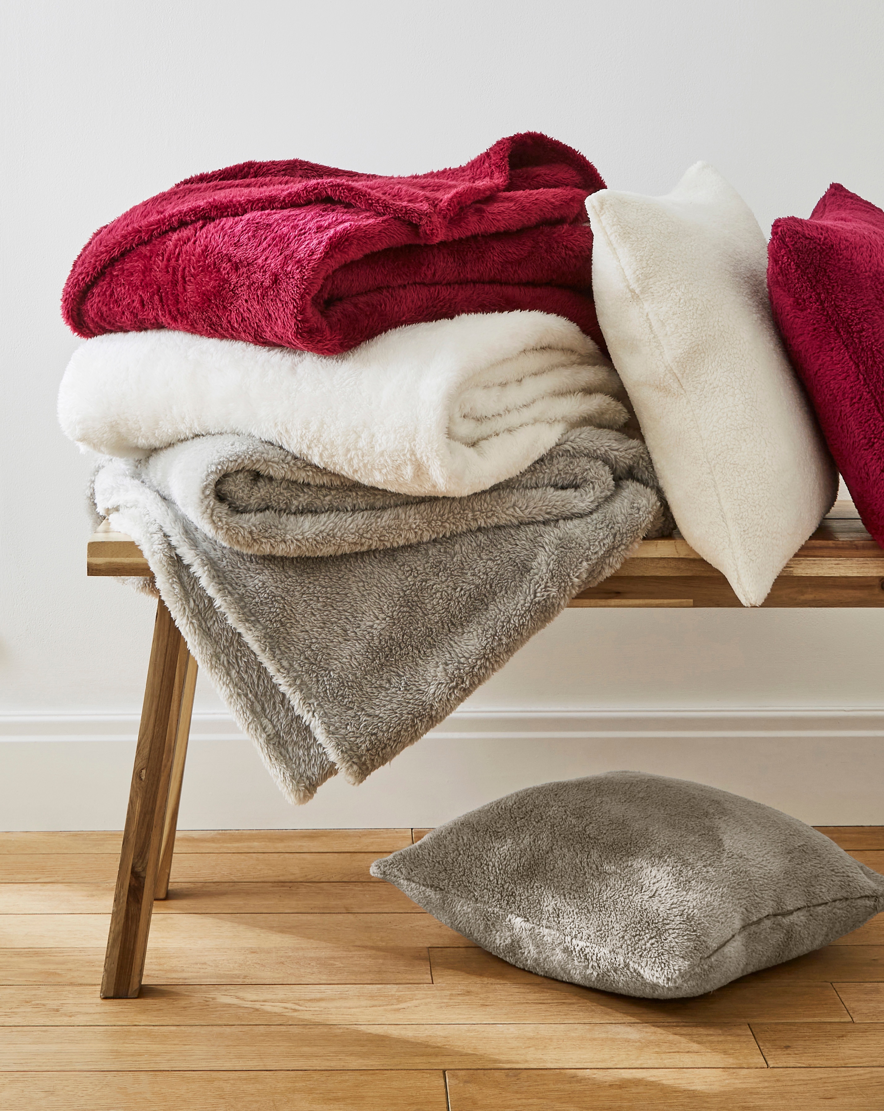 Cuddle Fleece Throw - Claret