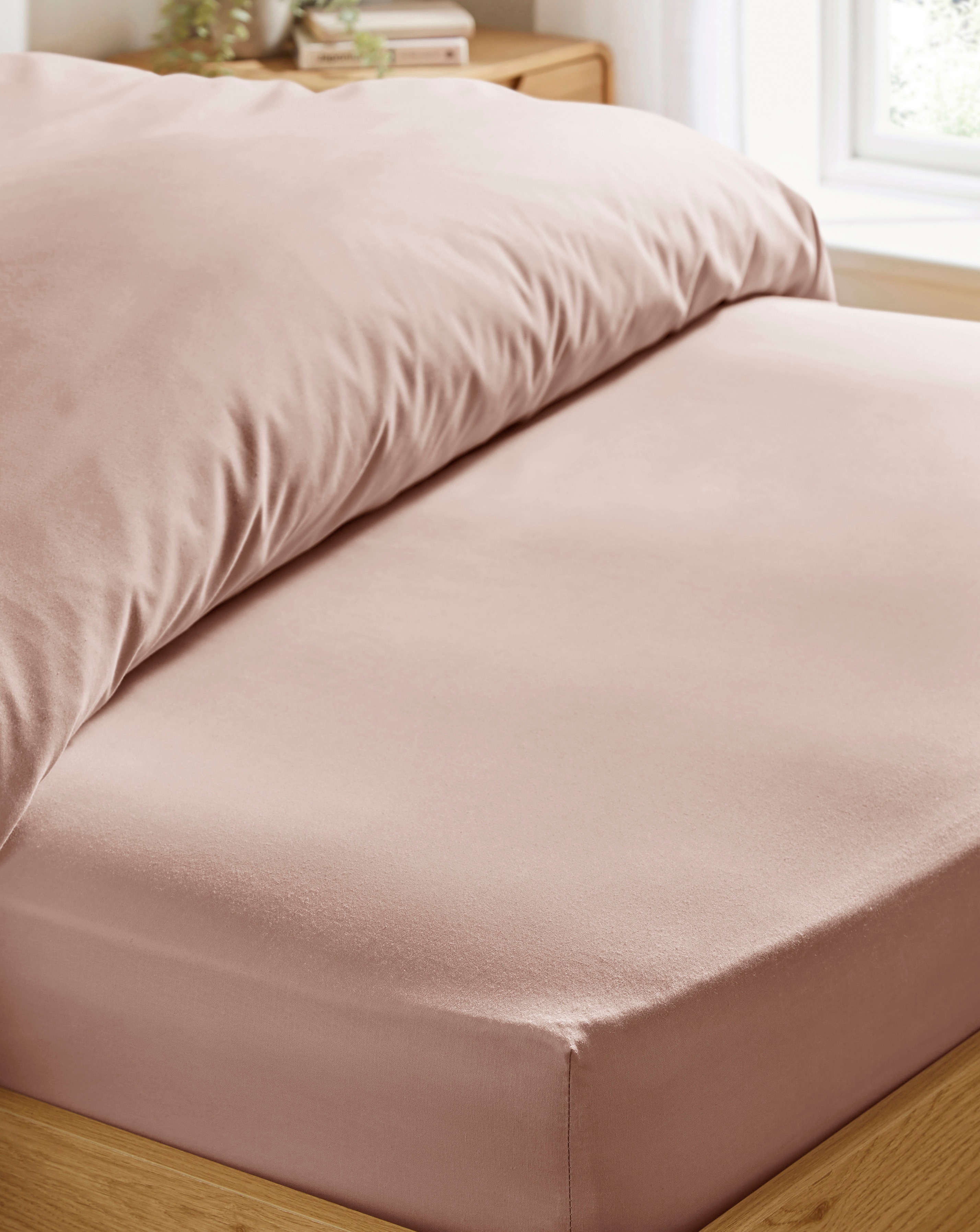 Easy Care Plain Dye Fitted Sheet
