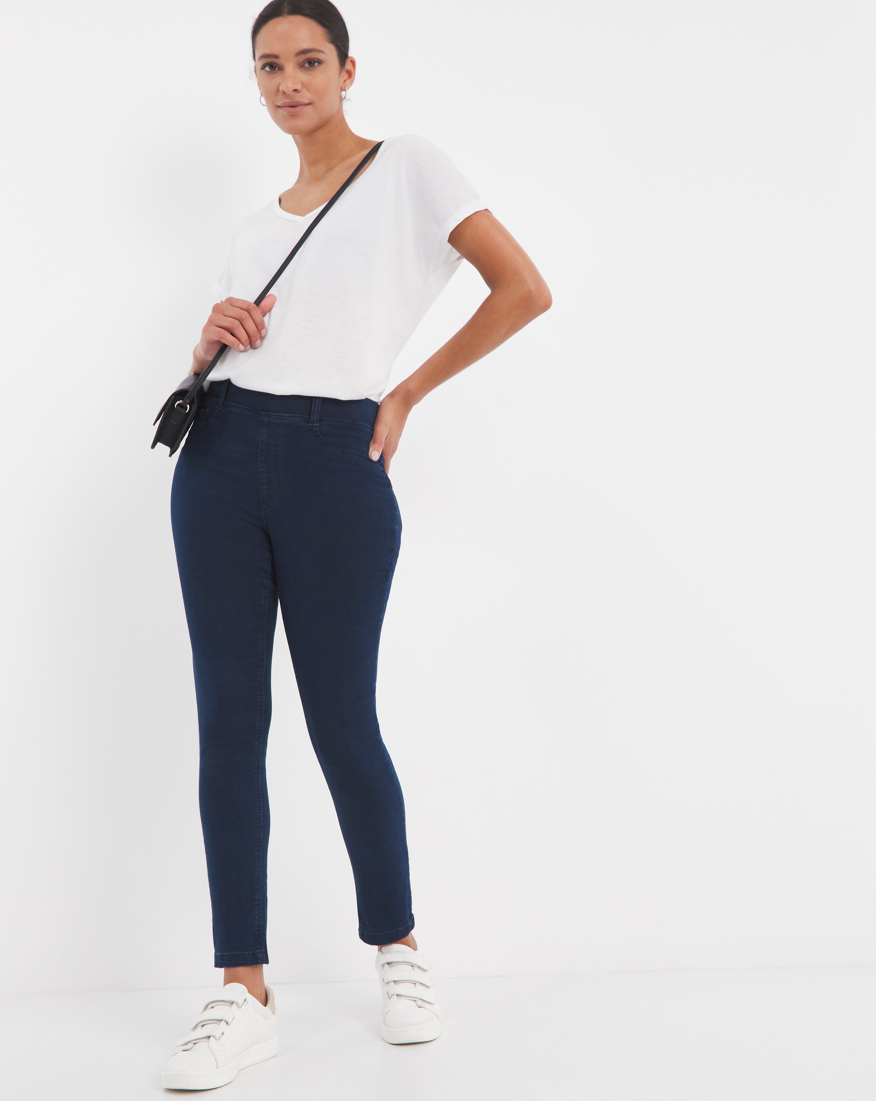 Bella Indigo Pull On Slim Leg Jeggings 