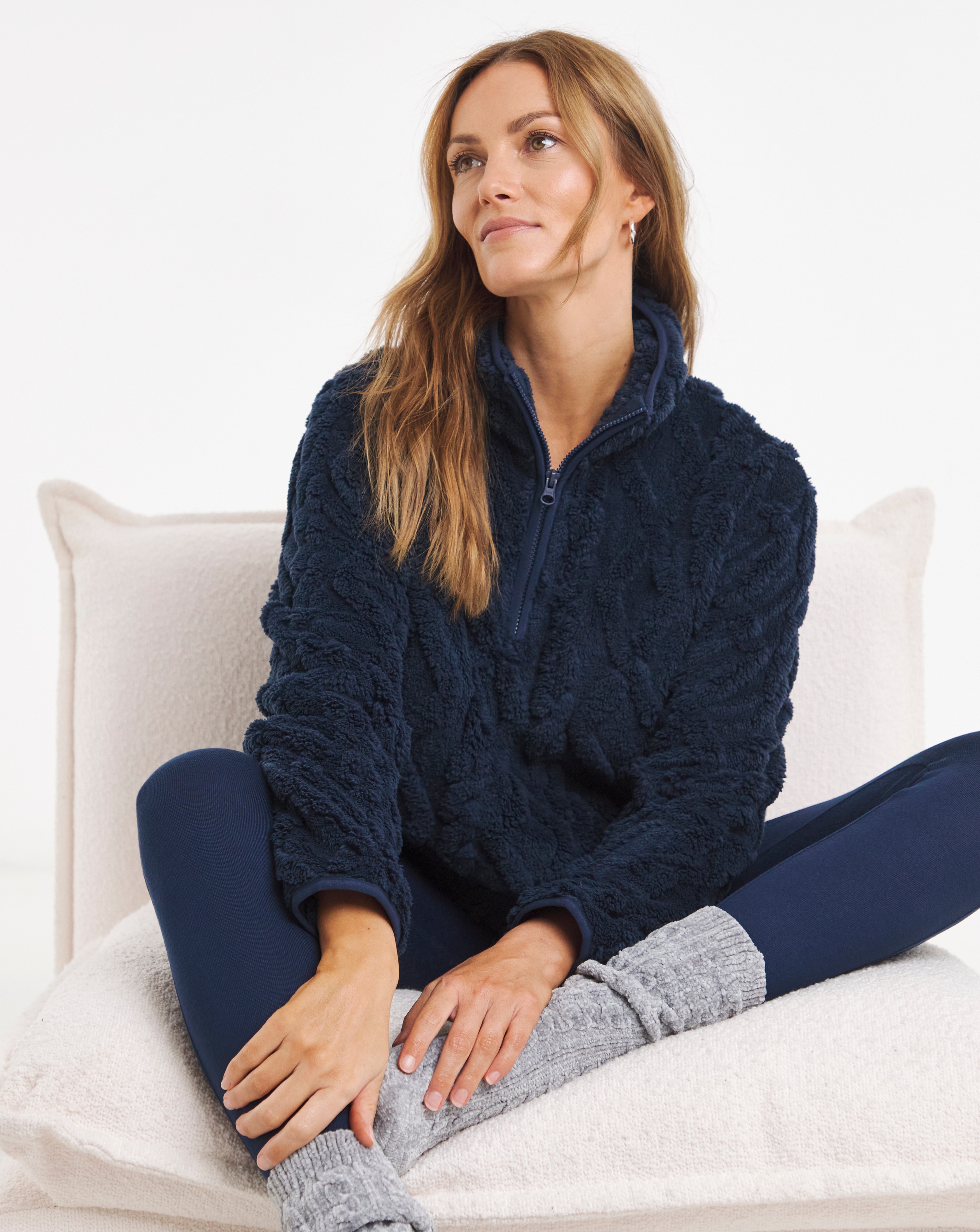 New In - Pretty Secrets Cable Lounge Set